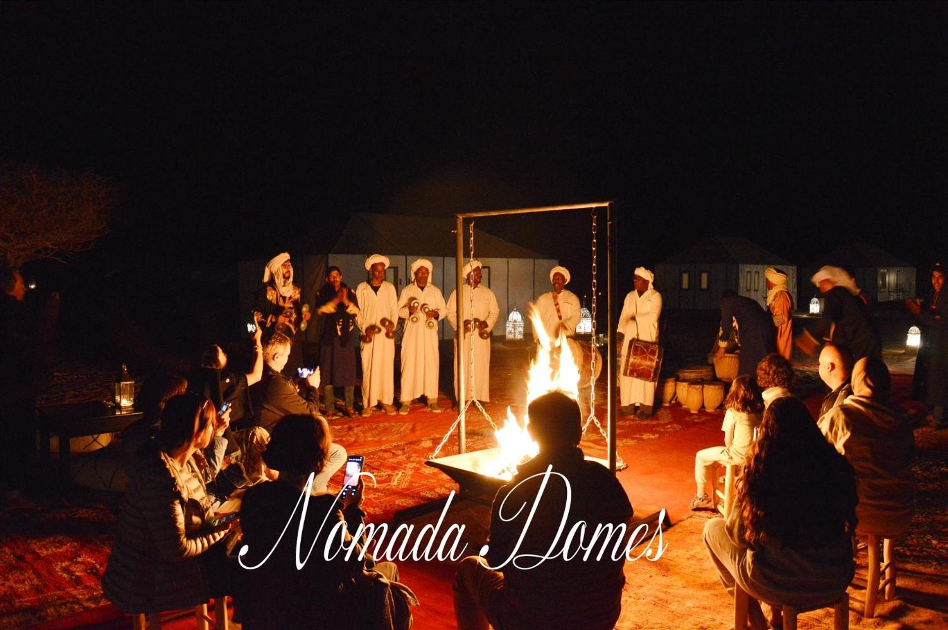 Nomada Domes Camp With Airco Hotel Merzouga Bagian luar foto