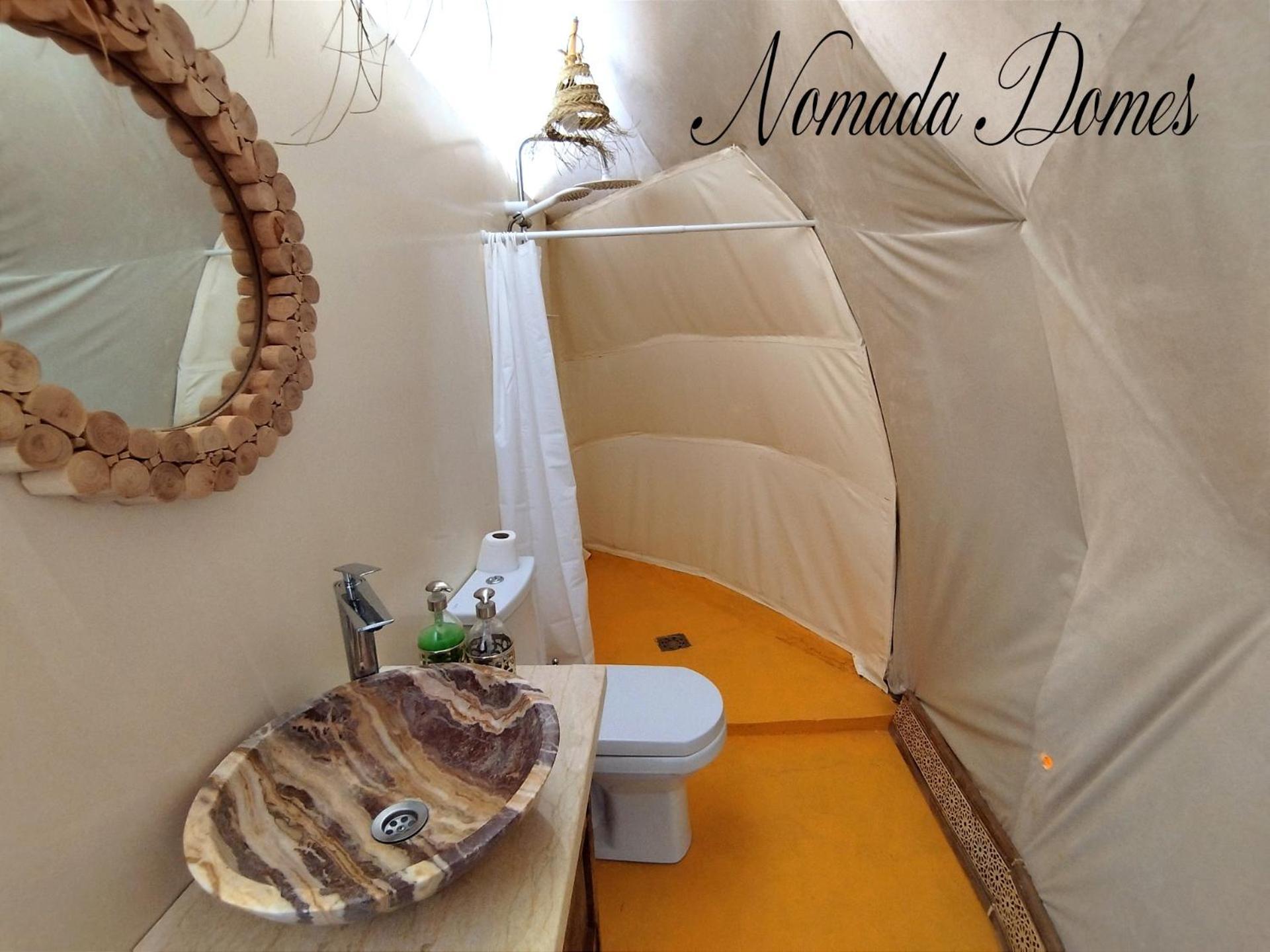 Nomada Domes Camp With Airco Hotel Merzouga Bagian luar foto