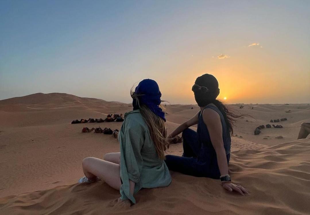 Nomada Domes Camp With Airco Hotel Merzouga Bagian luar foto